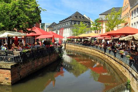 Johannes kölling, beigeordneter der stadt saarburg, fügt hinzu: Saarburg, voor wandelaars die van gezelligheid houden