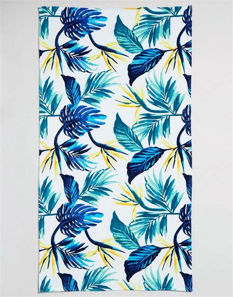 New Look Tropical Beach Towel At Beach Outfit Women