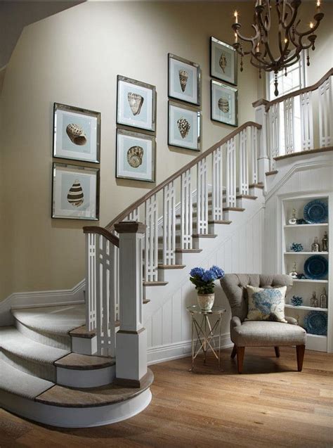 Chic Ways To Decorate Your Staircase Wall 2022