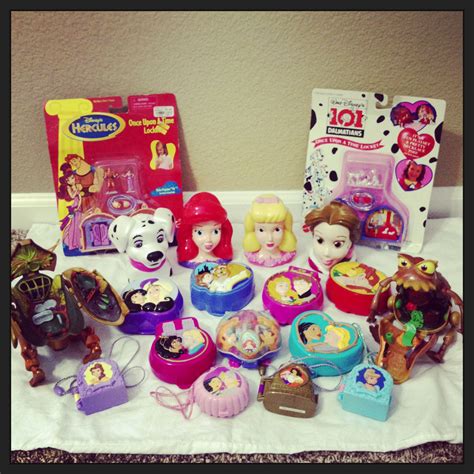 This polly pocket fashion collaboration is pure '90s nostalgia. Ultimate Disney polly pocket collection! From my personal ...