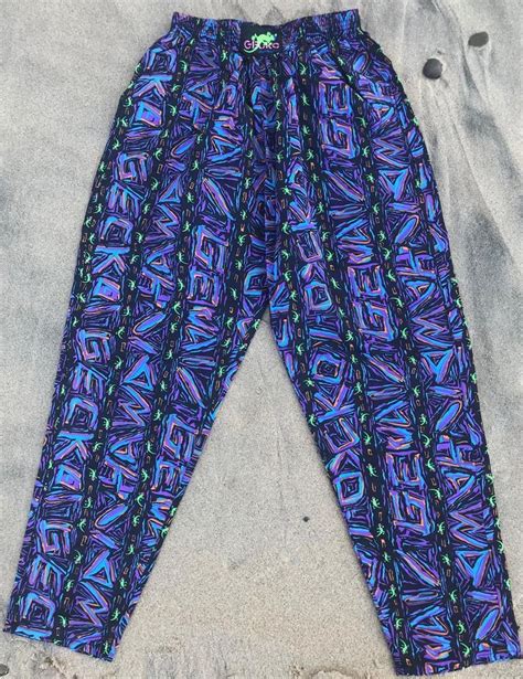 Looking for a good deal on surf clothes? Bringing back the 80s and 90s surf brand styles that ...