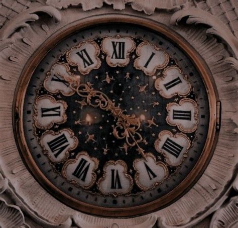 Pin by tinymisstyler on dark academia in 2021 | Dark academia icon