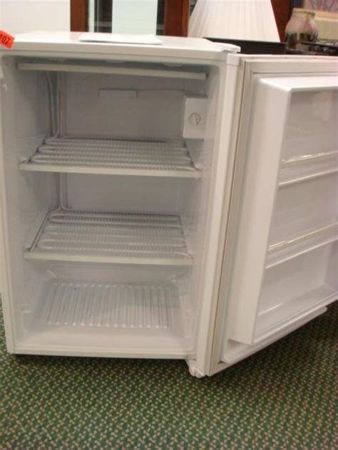 349 kenmore upright freezer 5 cubic ft capacity apr 01 2012 phoebus auction gallery in va