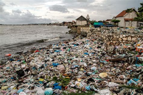 Ini Cara Indonesia Bersihkan Sampah Plastik Di Laut Mongabay Co Id Mongabay Co Id