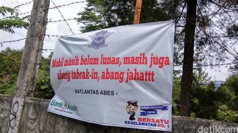 We must use our mind to drive courteously, obey the law, and be rational while driving. Kumpulan Tulisan Lucu dan Menarik pada Spanduk Himbauan di ...