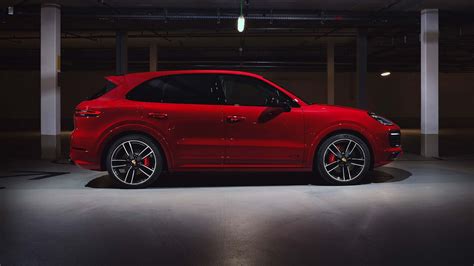 New 2021 Porsche Cayenne Gts Offers 453 Hp Twin Turbo V 8 Costs 108650