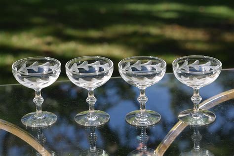 Vintage Etched Cocktail Glasses Set Of 4 Vintage Etched Champagne Coupes Mixologists Cocktail