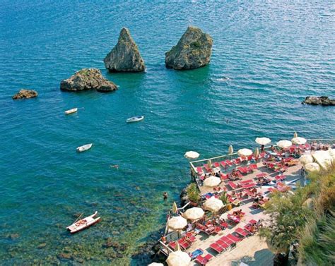 Guida A Vietri Sul Mare Cosa Vedere Le Spiagge Come Arrivarci Viaggia In Campania