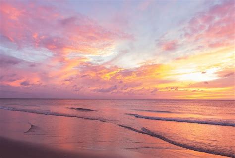 Pink Sunrise Sky Over The Ocean Sunrise Clouds Sunrise Sunrise Beach