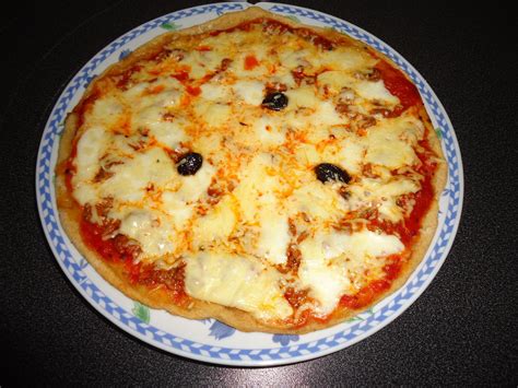 Pizzas à la viande hachée et mozzarella