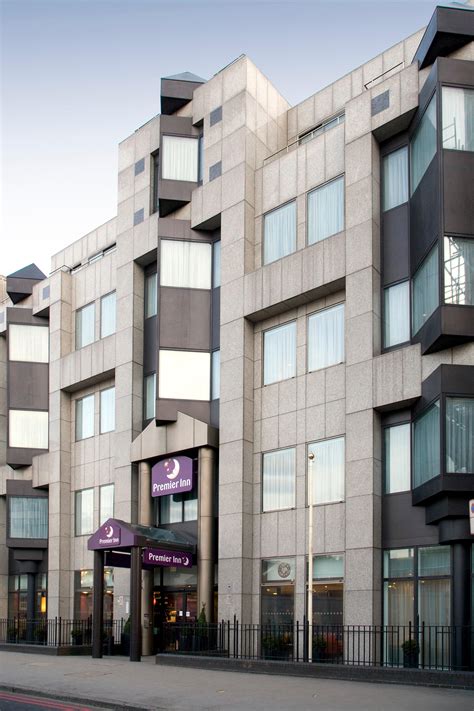Premier Inn London City Tower Hill Hotel Hotels In Aldgate E1 8bb