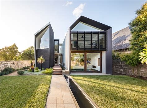 Iron Maiden House / CplusC Architectural Workshop | ArchDaily