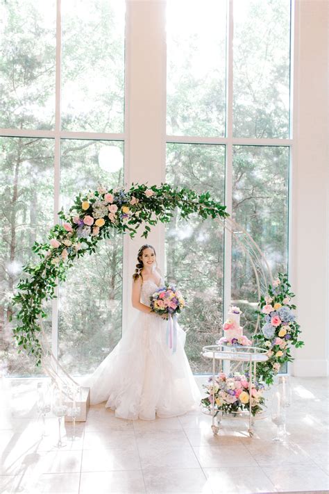30 Creative Wedding Arches You Must See Right Now