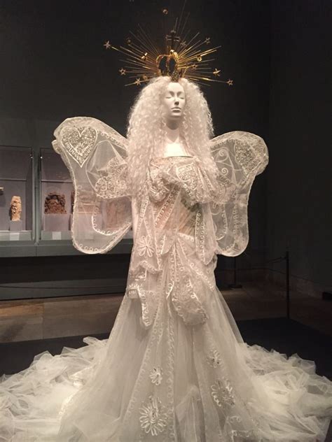 Heavenly Bodies Fashion And The Catholic Imagination Mainvg