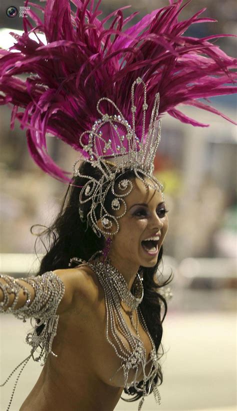 Carnival In Rio Vegasshowgirldancers Carnival Girl Carnival Outfits Brazilian Beauty