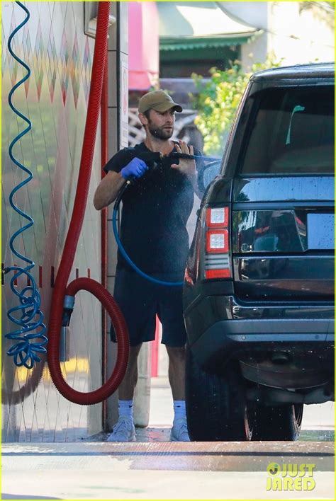 Chace Crawford Went To A Diy Car Wash Put His Bulging Biceps On Display Photo Chace