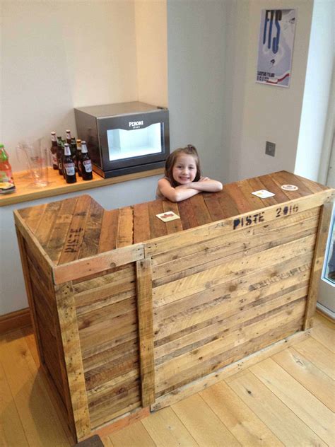 In this article, we look at some ideas for outdoor bars. Diy: Pallet Bar Idea • 1001 Pallets