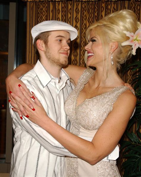 Howard marshall gave her something beyond money friends say the death of anna nicole's son took her will to live. PHOTOS: Anna Nicole Smith, 10 years without the 'Marilyn ...