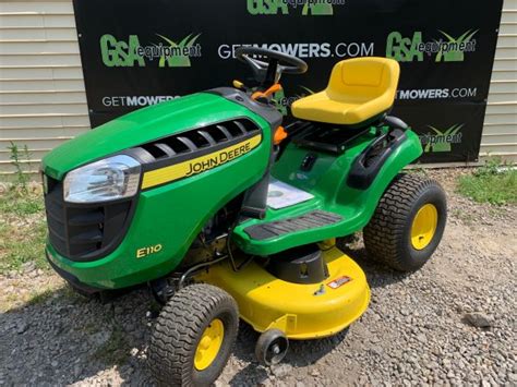 42in John Deere E110 Riding Hydrostatic Lawn Tractor W Only 9 Hours