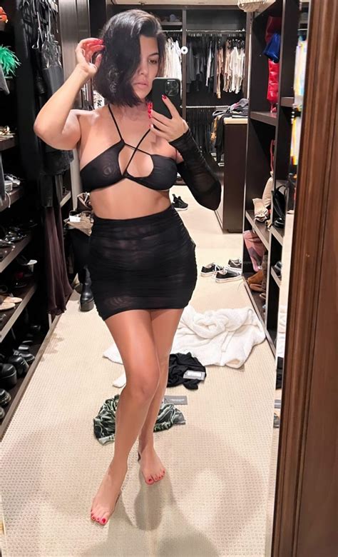 kourtney kardashian displays her tits 1 photo thefappening