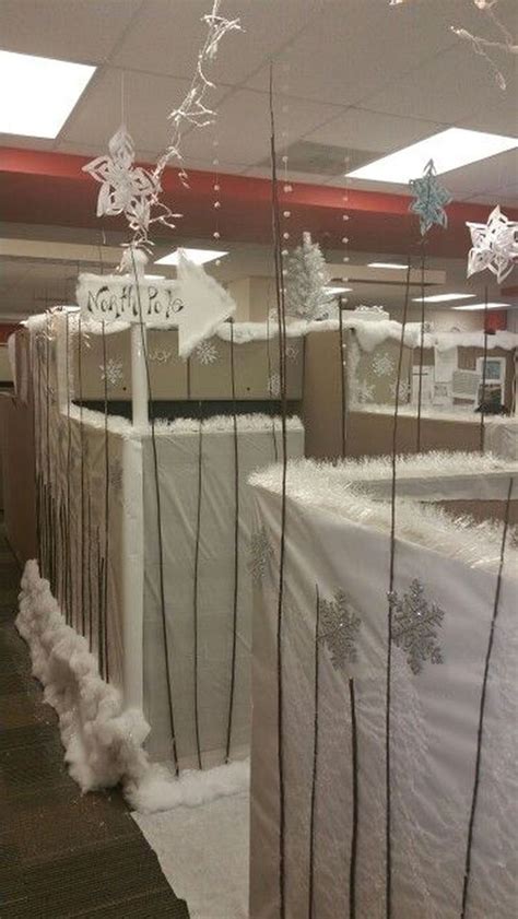 50 Stunning Winter Office Decorations That You Can Easily Make