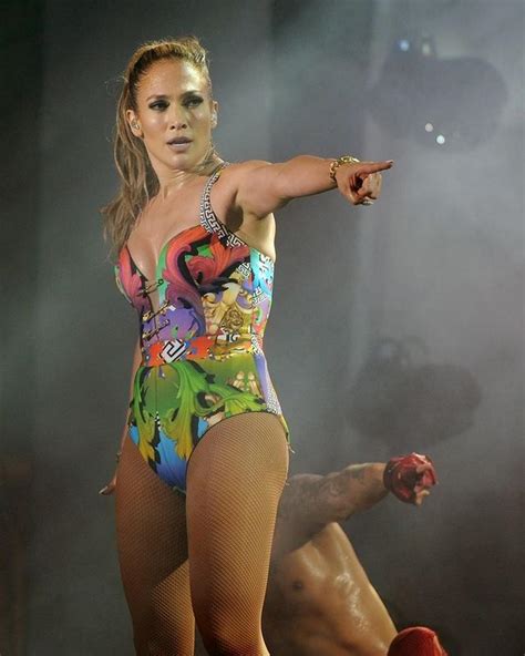Jennifer Lopez Explosiva Sobre El Escenario Cuore
