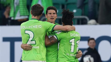 Relegation Wolfsburg Schlägt Braunschweig Im Hinspiel Fussball International Deutschland