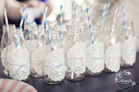 In our case, we held the baby shower at 2:00 in the afternoon, so we assumed about 2 pieces of each food option per guest. Baby Shower Ideas : Pink & Blue | Auckland | NZ | Miss Mouse