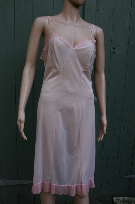 Vintage S Pale Pink Nylon Slip Size Kaysee Bondor Etsy