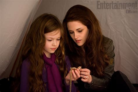 Breaking Dawn Part 2 Edward And Bellas Daughter Teaser Trailer