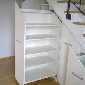 Sobald deine bestellung bei uns eingegangen ist, machen sich unsere erfahrenen mitarbeiter an die. Stauraumlösung unter Treppe | Einbauschrank treppe ...