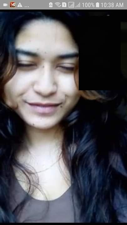 Hot Indian Girl Nude In Video Call Screenshots Sexy Indian Photos Fapdesi