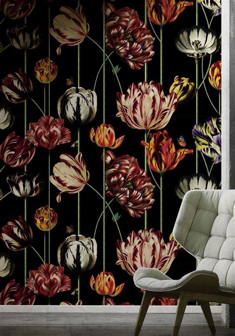 Tulipa Large Scale Floral Wallpaper • Bold Large Floral Wallpaper