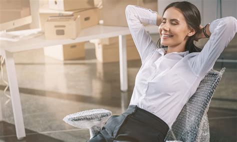 Looking for the best office chair for hip pain? 5 Best Chairs For Lower Back And Hip Pain - Home Office Talk