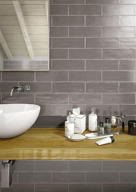 Dal gres porcellanato alla monoporosa in pasta bianca, al mosaico di vetro, per pavimenti. Brick Glossy Ceramiche Ragno: Rivestimenti Gres ...