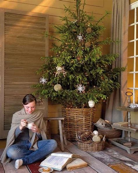 Simple And Natural Christmas Tree Decorating Ideas For 2015