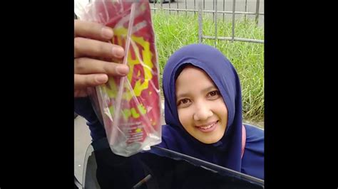 Viral Gadis Cantik Pedagang Asongan Di Lampu Merah Kota Bandung Youtube
