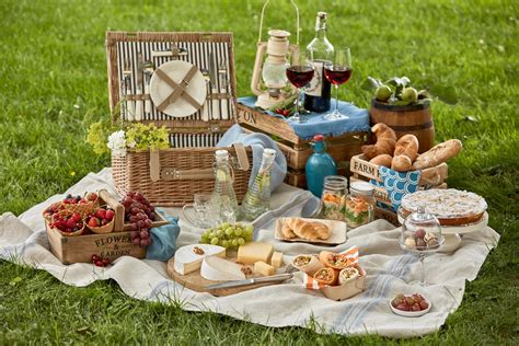 6 perfect dessert recipes for a summer picnic. Summer Picnics with Granny Mouse | gauteng lifestyle mag