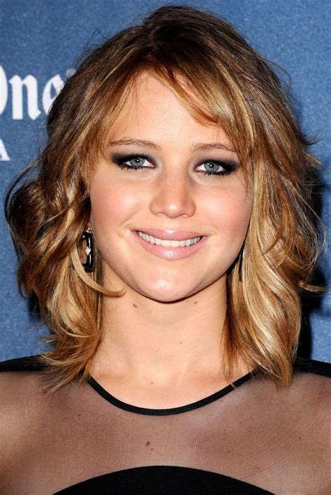 Jennifer Lawrence Debuts Short Hairstyle At Glaad Awards