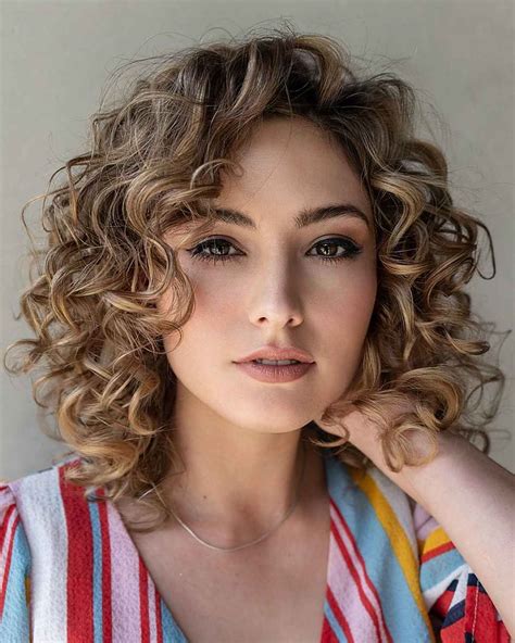 Stylish Hairstyles For Short Curly Hair That Are Easy To Maintain