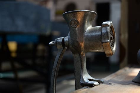 Antique 1897 universal food chopper/ grinder no.0 l.f. Vintage Meat Grinder - Complete Guide - Meat Grinder Help