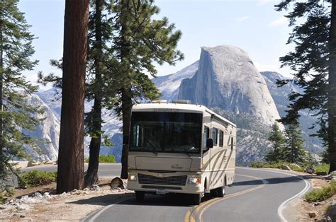 Rv Driving Through Yosemite Valley Rv Vacation National Parks Yosemite