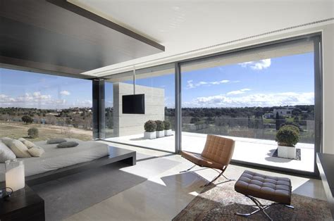 House with Big Windows and Swimming Pool. Madrid, Spain.: Most