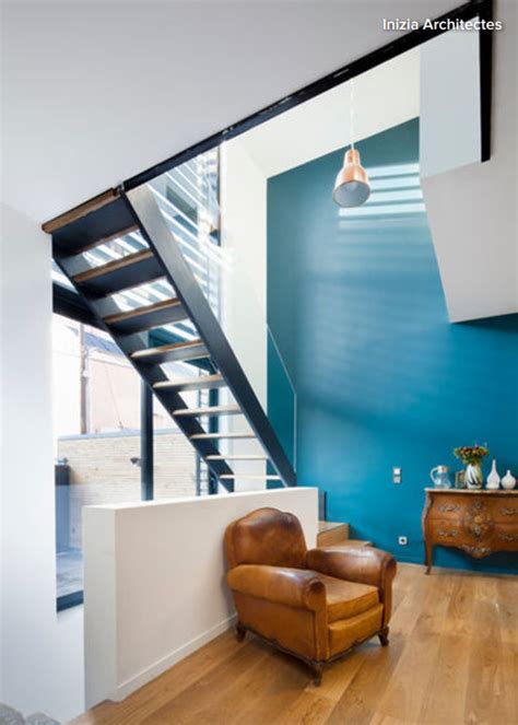 Les pots des plantes étaient de cette couleur et j'ai pu me procurer de cette peinture pour embellir mon jardin aussi. Peinture bleue sur un mur | Peinture bleu, Appartement ...