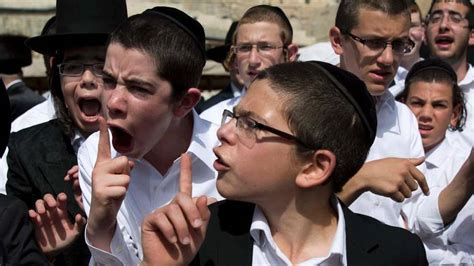 Jewish Women Pray At Jerusalem Holy Site Angering Rabbi