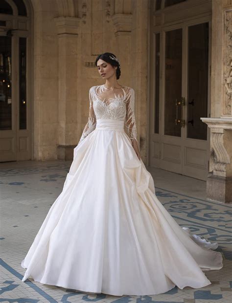 Con queste 10 domande vi consiglieremo quale abito vi rispecchia meglio. Pronovias abiti da sposa Firenze Livorno Pisa Lucca Prato ...