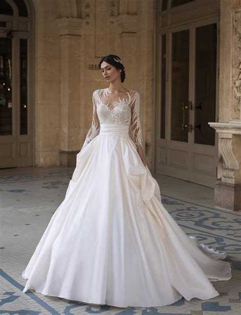 Abiti da sposa 2021 per la donna classica. Pronovias abiti da sposa Firenze Livorno Pisa Lucca Prato ...