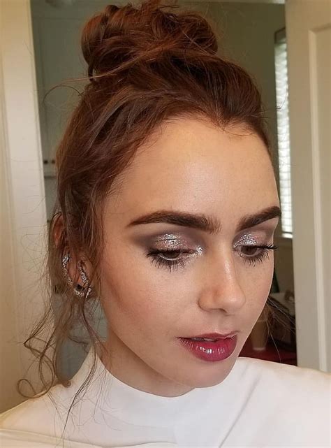 Lily Collins Glitter Eyeshadow Makeup Look And Full Natural Eyebrows 😍