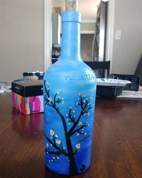 70 Adorable Wine Bottle Painting Ideas For Diy Home Décor Bottle Painting Diy Bottle Crafts