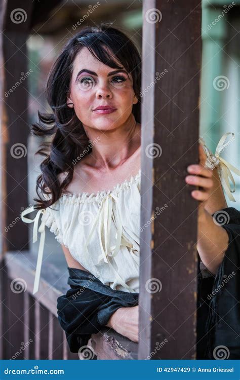 Saloon Girl Photography